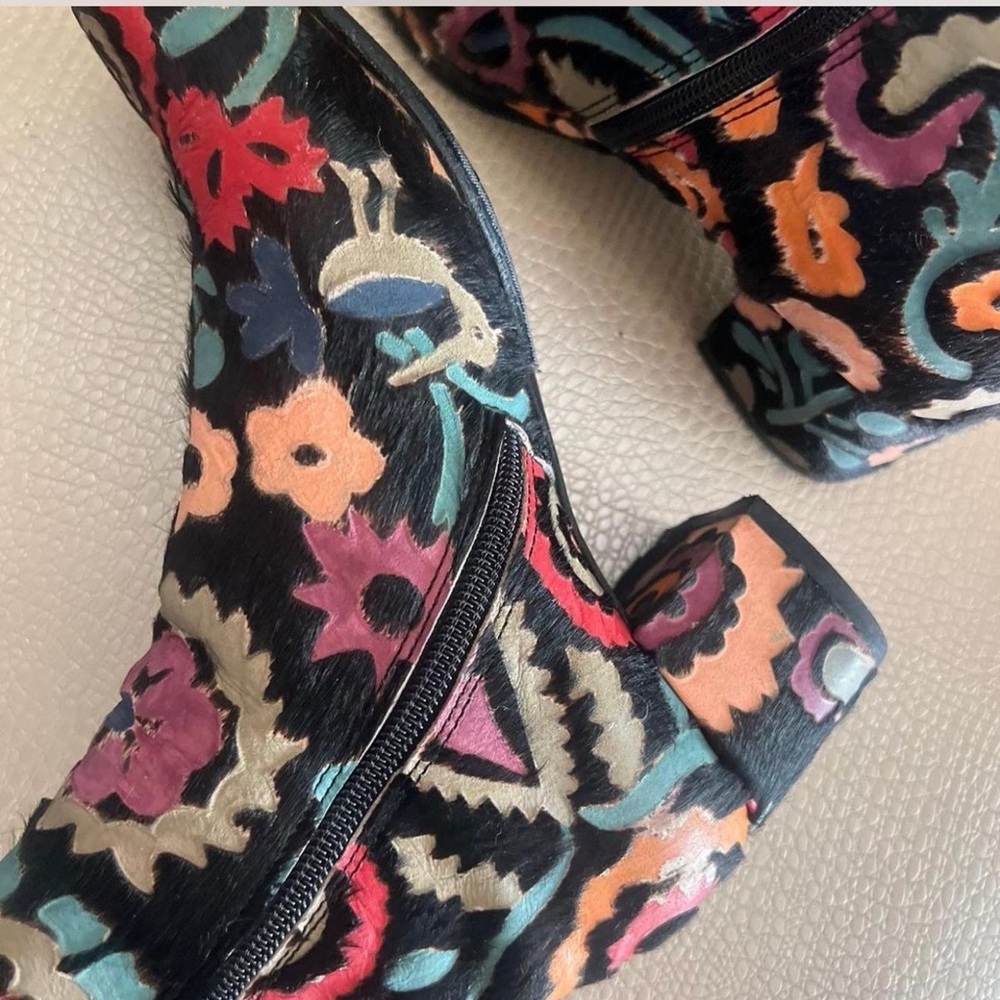 AGL pony hair Floral Patterned embroidered Ankle Boots EU 38 - Picture 3 of 9